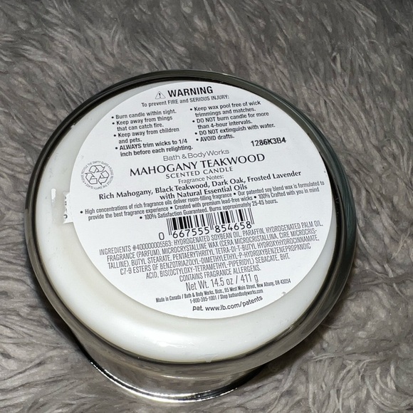New bath and body works mahagony teakwood 3 wick candle! Smells AWESOME!! - Picture 4 of 4